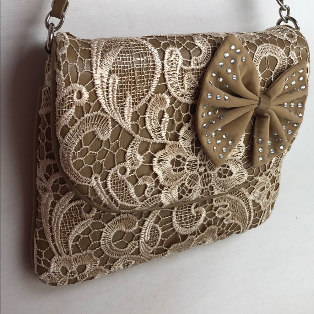 Crossbody purse